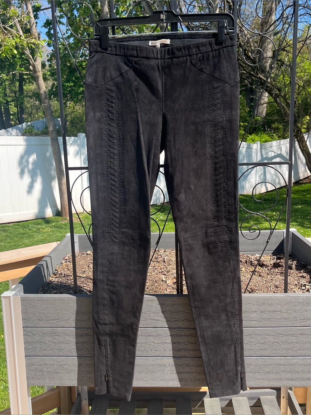 Rebecca Minkoff Vali 100% Lamb Suede Black Laser Cut Pull On Skinny Pants Size 6